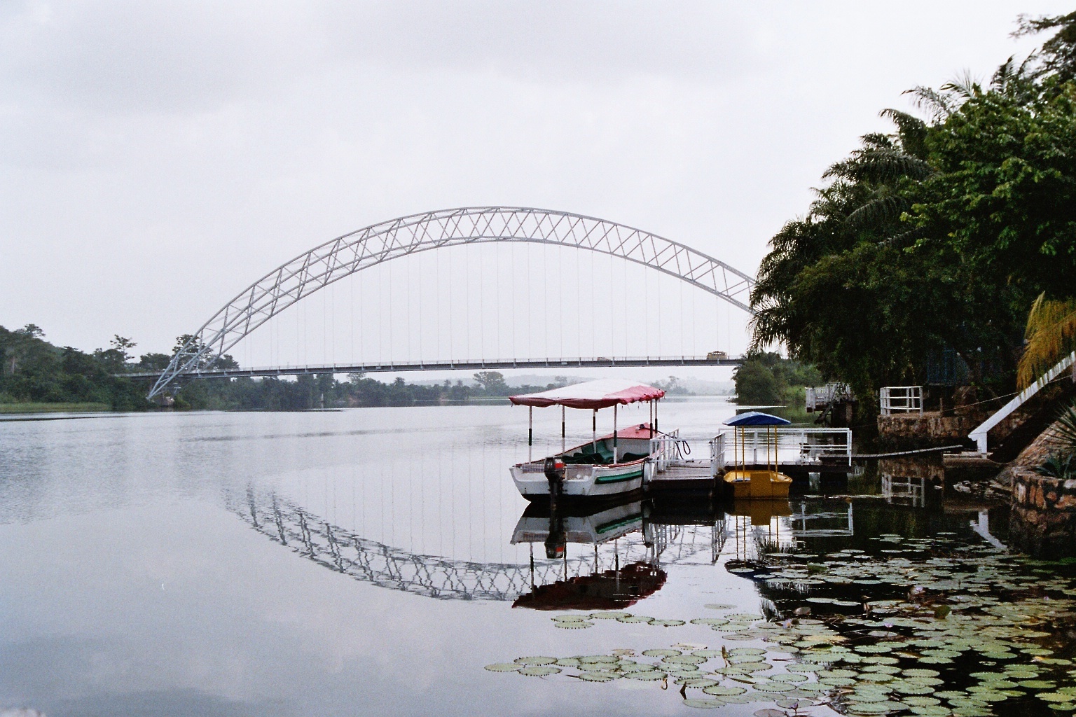 Volta Rive & Bridge (c) by Remo Kurka 